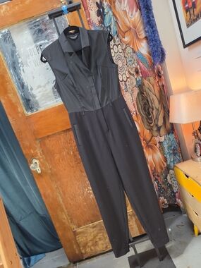 Ted Baker Sleeveless Collared Jumpsuit (Size 2)